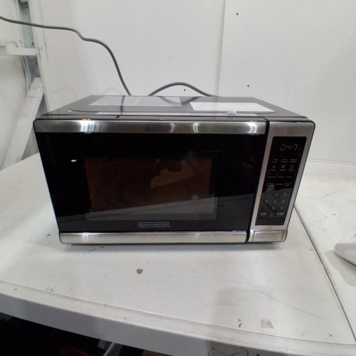 BLACK + DECKER DIGITAL PUSH BUTTON DOOR MICROWAVE OVEN - 700W - BLACK/STAINLESS STEEL (MODEL: EM720CB7-P) image 2
