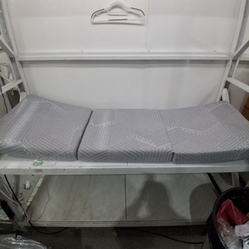 CERTIPUR-US TRI-FOLD FOAM MATTRESS TOPPER WITH CARRY BAG - TWIN - 6FT X 2FT X 4" - GREY image 2