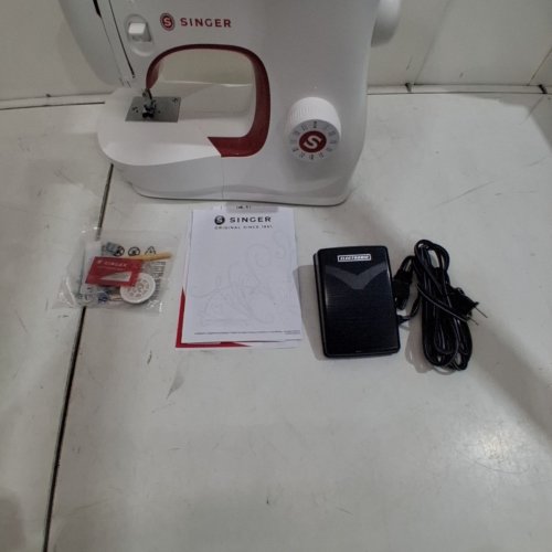SINGER SEWING MACHINE WITH 23 BUILT-IN STITCHES - WHITE (MODEL: MX231) image 4