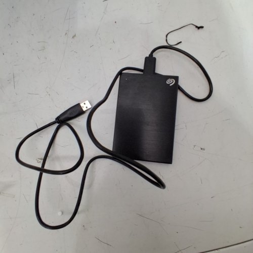 SEAGATE EXTERNAL HARD DRIVE - 1 TB - BLACK image 3
