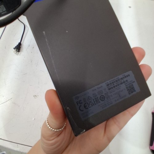 SEAGATE EXTERNAL HARD DRIVE - 1 TB - BLACK image 4