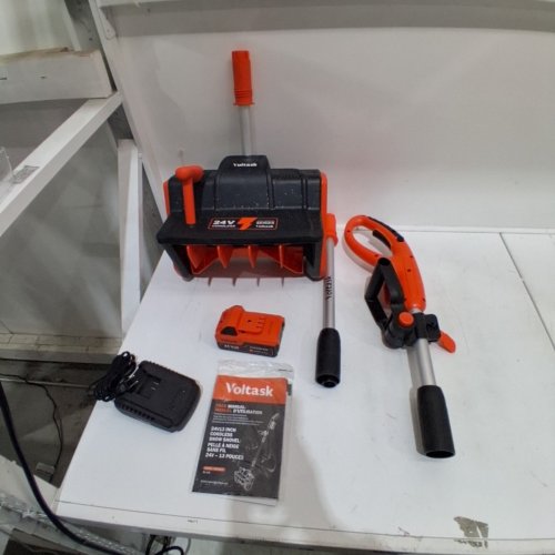 VOLTASK CORDLESS ELECTRIC SNOW SHOVEL WITH 1 BATTERY AND CHARGER - 13" / 24V - BLACK/ORANGE (MODEL: CSS001-130OR) image 4