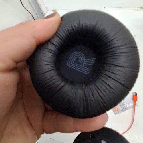 JBL BLUETOOTH WIRELESS HEADPHONES - BLACK (MODEL: TUNE 520BT) image 6