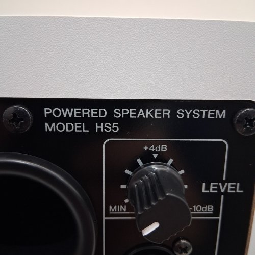 YAMAHA 5" POWERED STUDIO MONITOR SPEAKER - 70W - WHITE (MODEL: HS5) image 7