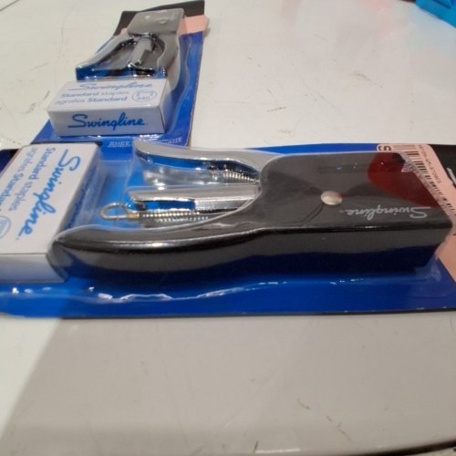 2 SWINGLINE MINI PLIER STAPLER WITH 640 STAPLES (MODEL: 50111778) image 3