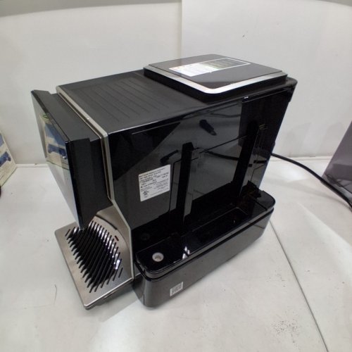 BOSCH VEROCAFE 800 SERIES AUTOMATIC ESPRESSO MACHINE WITH INTEGRATED MILK SYSTEM - BLACK/SILVER (MODEL: TQU60307) image 8