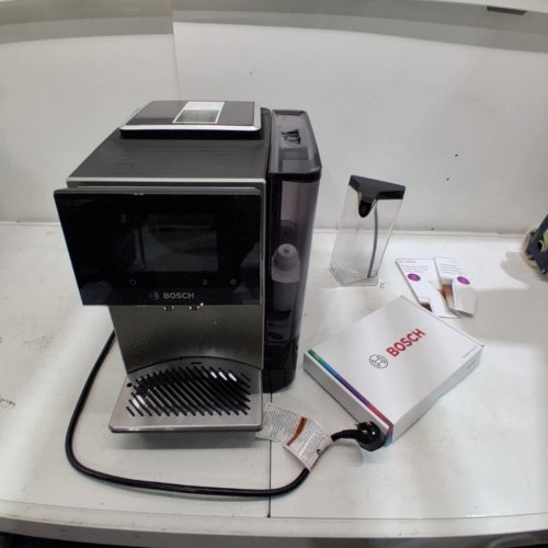 BOSCH VEROCAFE 800 SERIES AUTOMATIC ESPRESSO MACHINE WITH INTEGRATED MILK SYSTEM - BLACK/SILVER (MODEL: TQU60307) image 14
