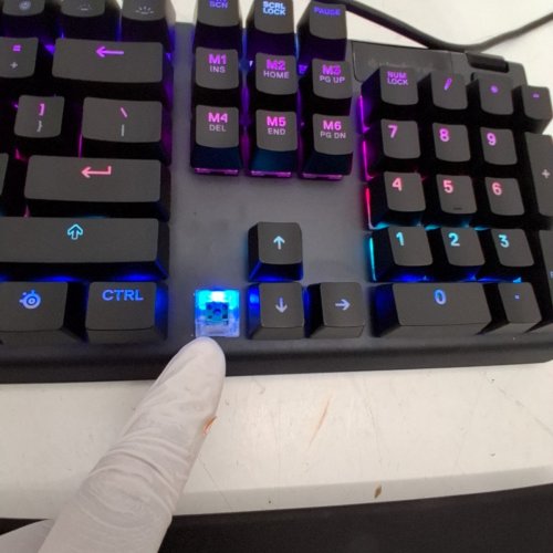 STEELSERIES APEX 5 HYBRID MECHANICAL GAMING KEYBOARD – PER-KEY RGB ILLUMINATION – AIRCRAFT GRADE ALUMINUM ALLOY FRAME – OLED SMART DISPLAY (HYBRID BLUE SWITCH) (MODEL : ‎64539) image 5