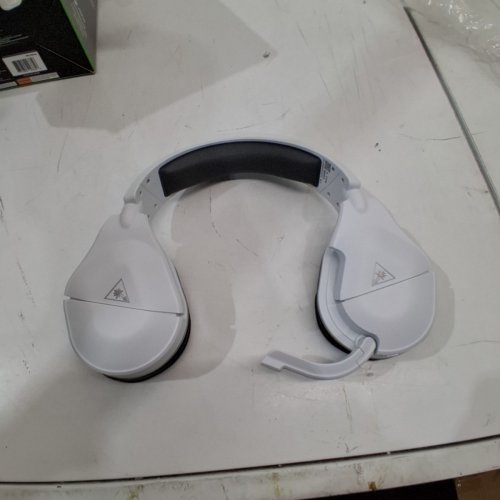 TURTLE BEACH EARFORCE STEALTH 600 GEN 2 USB WIRELESS GAMING HEADSET FOR XBOX ONE AND XBOX SERIES X - WHITE (MODEL: STEALTH600X-USB-RX) image 4