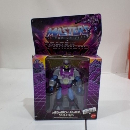MASTERS OF THE UNIVERSE TRANSFORMERS MEGATRON ARMOR SKELETOR ACTION FIGURE - 5.5" image 2
