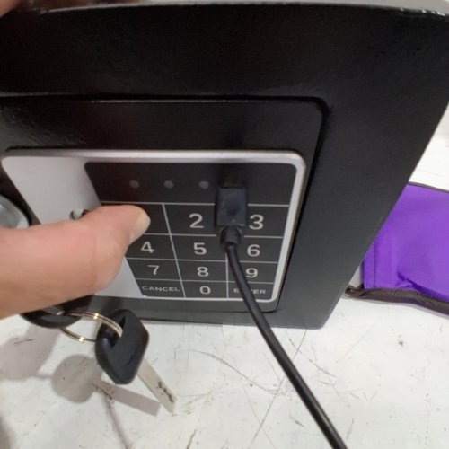 ELECTRONIC HOME SAFE - COMPACT DIGITAL LOCKING SAFE BOX WITH KEY OVERRIDE 0.25CU.FT - BLACK (MODEL: BXX20) image 2