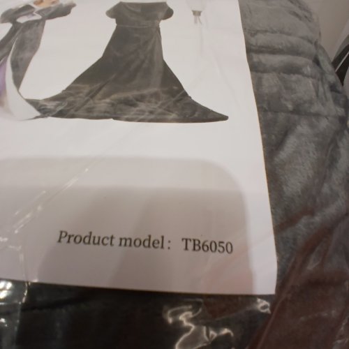 WEARABLE HEATED BLANKET - 50" X 80" - DARK GREY image 3