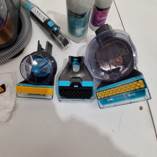 SHARK STAINSTRIKER HAIRPRO PORTABLE SPOT/STAIN/ODOUR ELIMINATOR WITH 4 ATTACHMENTS - COPPER/BLACK (MODEL: PX251C 26) image 5