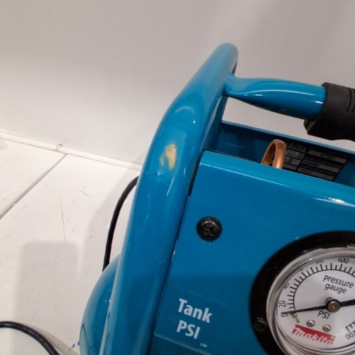 MAKITA 1GAL COMPACT AIR COMPRESSOR - 1/6HP, 3400RPM - TEAL (MODEL: AC001) image 5