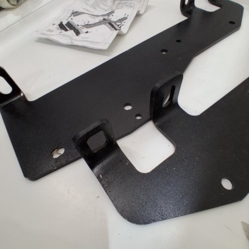 CURT FIFTH WHEEL HITCH FRAME BRACKET KIT FOR SELECT FORD F-250 AND F-350 SUPER DUTY - BLACK (MODEL: 16443) image 4