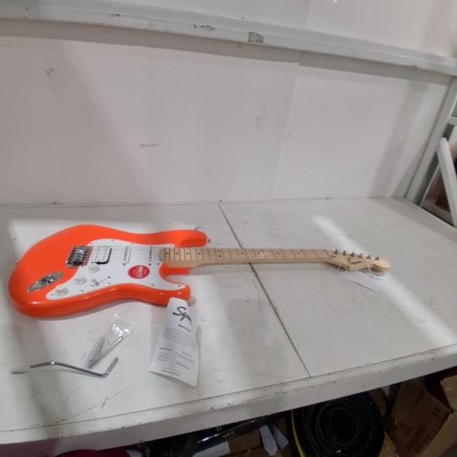 SQUIER SONIC STRATOCASTER HSS ELECTRIC GUITAR WITH MAPLE FINGERBOARD - TAHITIAN CORAL image 2