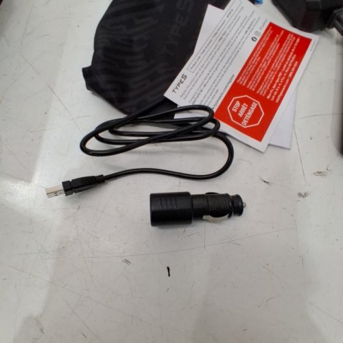 TYPES P10 PORTABLE JUMP STARTER WITH POWERGUIDE ASSISTANCE & FLASHLIGHT (MODEL:3510120) image 4