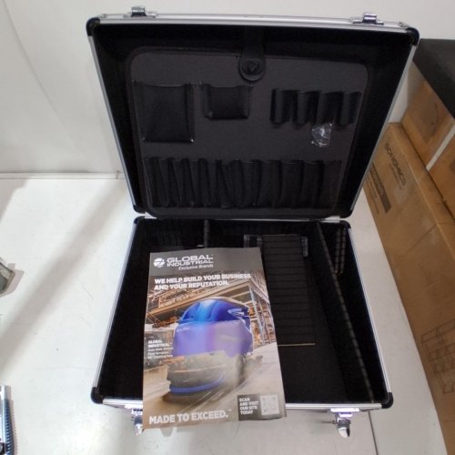 GLOBAL INDUSTRIAL ALUMINUM TOOL CASE - SILVER (MODEL: 442893) image 3