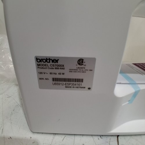BROTHER COMPUTERIZED SEWING AND QUILTING MACHINE LCD DISPLAY WIDE TABLE - WHITE (MODEL:CS7000X ) image 8