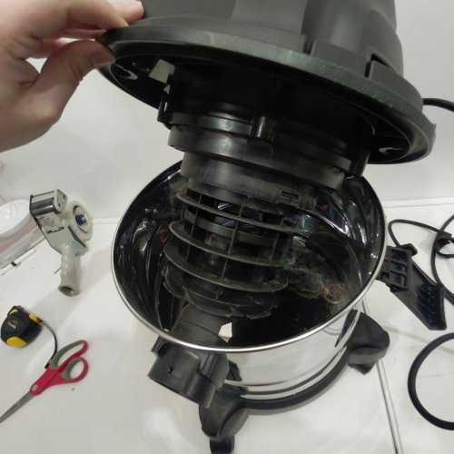 AMAZON BASICS WET/DRY VACUUM - 4GAL - 3HP - GREY/BLACK image 4