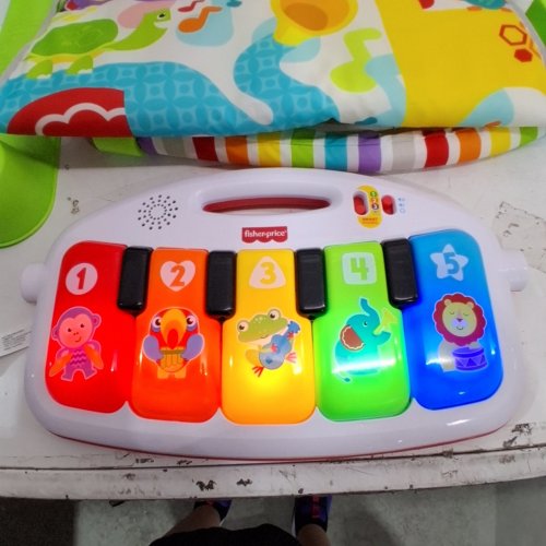FISHER-PRICE DELUXE KICK & PLAY PIANO GYM image 2