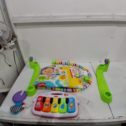 FISHER-PRICE DELUXE KICK & PLAY PIANO GYM image 3
