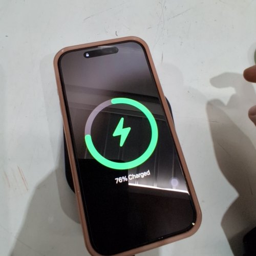 ONN MAGSAFE COMPATIBLE WIRELESS FAST CHARGING PAD - BLACK (MODEL: CHPAD25) image 2