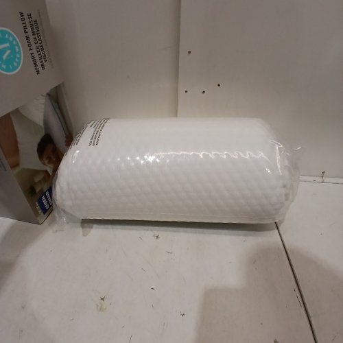 MARTHA STEWART MEMORY FOAM COOLING PILLOW - QUEEN (18" X 28") (MODEL: 1392500) image 2