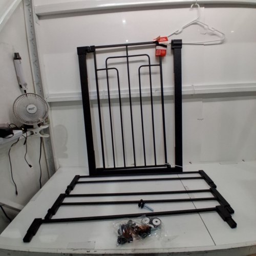 SAFETY 1ST CONTEMPORARY TALL & WIDE GATE WITH SECURETECH - 29"-47" X 36" - BLACK (MODEL: GA176CBLKF2) image 2