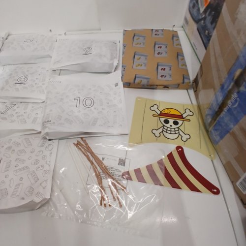 1376PC ONE PIECE THE GOING MERRY PIRATE SHIP WITH STRAW HAT CREW LEGO BUILDING BLOCK SET - (MODEL: 75639) image 3