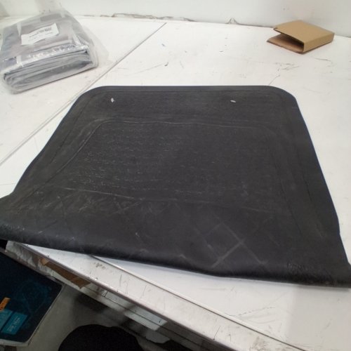 4PC UNIVERSAL FLOOR MATS - BLACK image 2