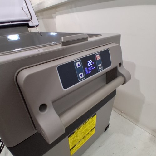 EUHOMY ELECTRIC CAR REFRIGERATOR WITH APP CONTROL - 12V\48QT - GREY\BLACK (MODEL: CF001) image 2