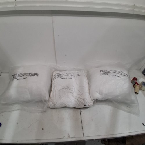 3PK POLYESTER PILLOW INSERT - 16" X 16" - WHITE image 2