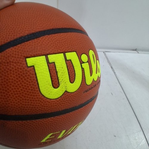 WILSON EVOLUTION INDOOR GAME BASKETBALL - SIZE 7 - OPTIC YELLOW (MODEL: ‎WTB0595ID0603) image 3