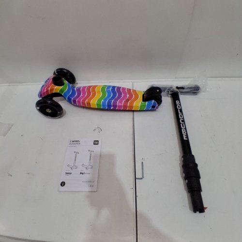 BOLDCUBE THREE WHEEL SCOOTER WITH LED WHEELS - FOR CHILDREN AGES 5-10 YEARS - ASTRO DREAM image 3