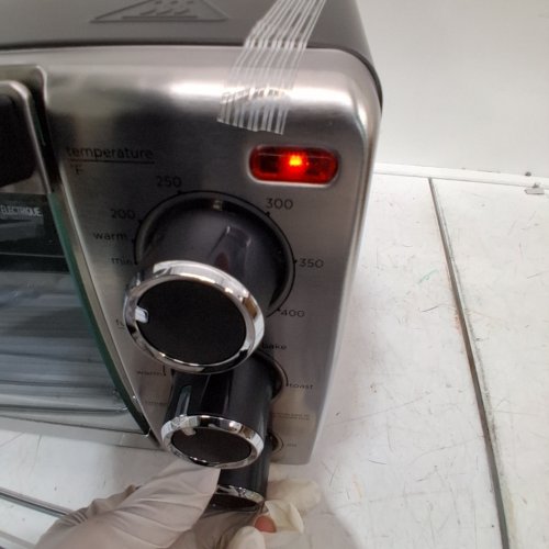 BLACK & DECKER 4-SLICE TOASTER OVEN WITH NATURAL CONVECTION AND 4 COOKING FUNCTIONS - STAINLESS STEEL - (MODEL: TO1756SB) image 2