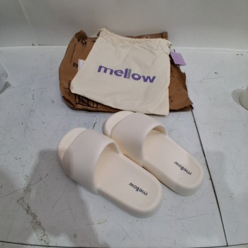 UNISEX MELLOW SOFT CLOUD SLIDES / SLIPPERS - MEN'S : 8-9 / WOMEN'S : 9-10 - CREAM (MODEL : ML05) image 3