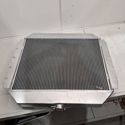 HEAVY DUTY CUSTOMIZED RADIATOR image 4