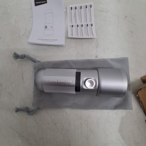 NEEWER BASICS LED PHOTOGRAPHY FLASHLIGHT - 4-COLORS - 10W - SILVER (MODEL: FL10) image 5