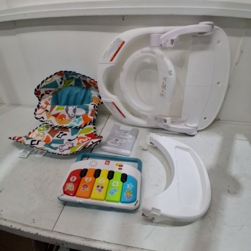 FISHER-PRICE KICK & PLAY DELUXE CHAIR WITH TRAY & PIANO - 25LBS CAPACITY - MULTICOLOUR/BLUE (MODEL: HNB39) image 3
