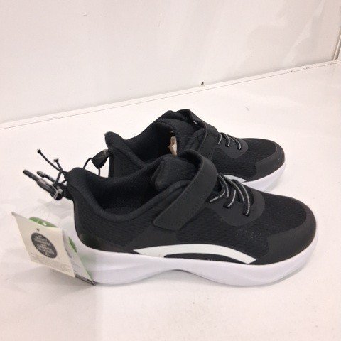 BOY'S ATHLETIC WORKS SPORT SHOES - SIZE 1 - BLACK/WHITE image 2