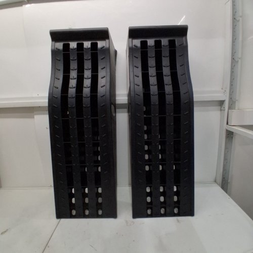 2PK AMAZON BASICS AUTOMOTIVE LOADING RAMP - 6500LB MAX - BLACK - (MODEL:TD090343) image 2