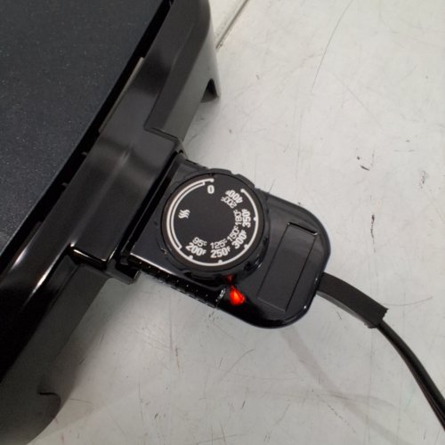 BLACK + DECKER FAMILY SIZED CORDED ELECTRIC GRIDDLE - 20" X 11" - BLACK (MODEL: GD2011BC) image 2
