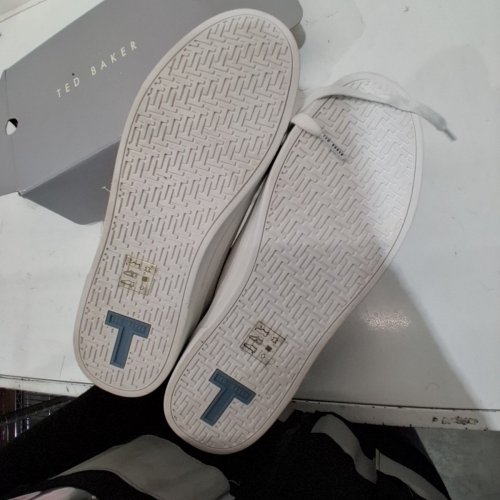 WOMEN'S TED BAKER LEATHER SNEAKER - SIZE 9 (MODEL:2756609) image 5