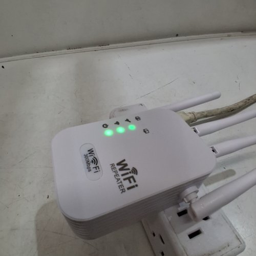 WIRELESS-N WIFI REPEATER WITH 300MBPS RANGE - WHITE image 2