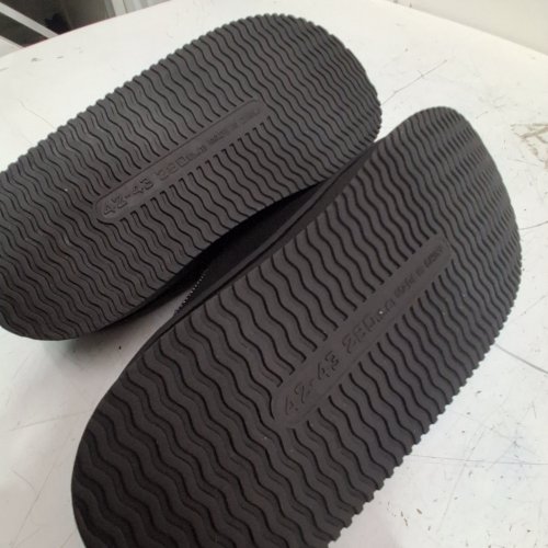 WOMEN'S PLUBOOVA PLATFORM HOME SLIPPERS - SIZES 9-10 - BLACK (STYLE : 00739411297012) image 3