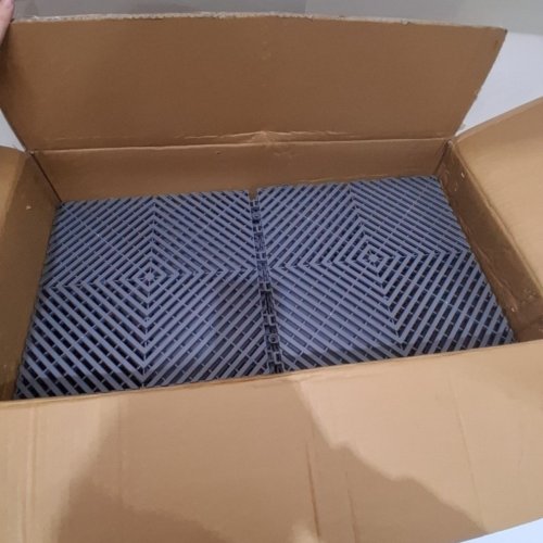 32PK VEVOR MODULAR INTERLOCKING DRAINAGE MATS - 12" X 12" - GREY image 3