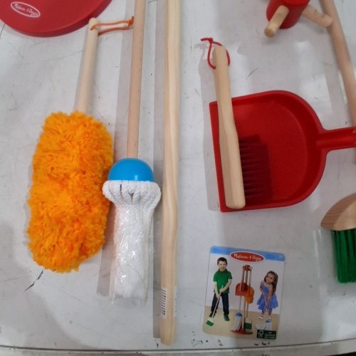 6PC MELISSA & DOUG LETS PLAY DUST! SWEEP! MOP! PRETEND HOUSEKEEPING PLAY SET image 3