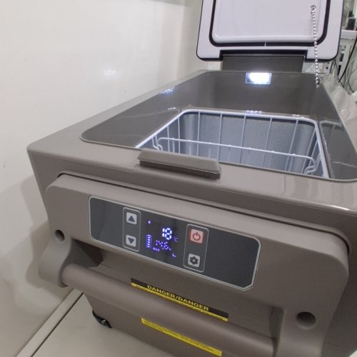 EUHOMY PORTABLE ELECTRIC CAR REFRIGERATOR, APP CONTROL, 12V / -4℉~68℉ WITH 12/24V DC & 110-240V AC - 35L - 27.5" X 15.0" X 13.6" - BLACK/GREY (MODEL: CF-35) image 2