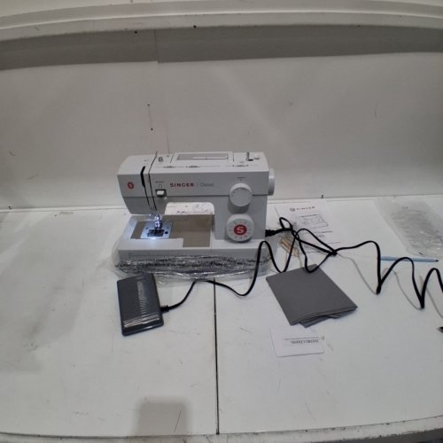 SINGER 4423 HEAVY DUTY SEWING MACHINE (MODEL: 4423) image 3